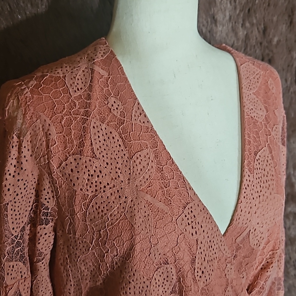 Highland Park Coral Floral Wrap Style Lace Dress - Picture 3 of 8